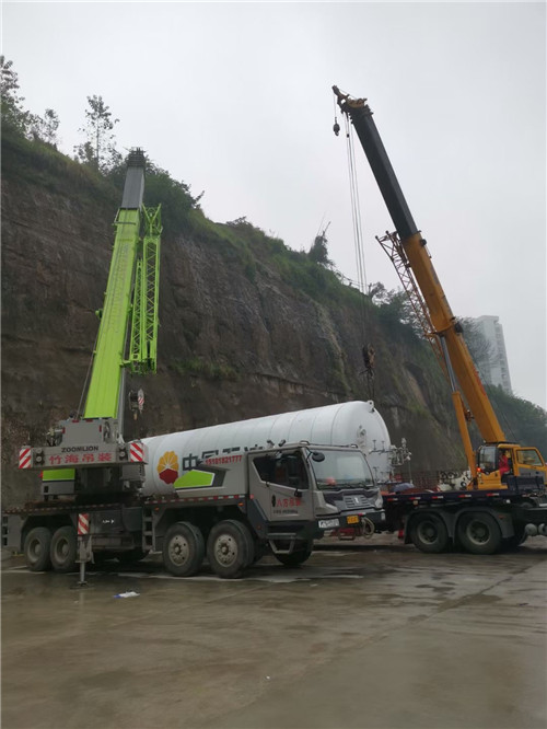 新宁县“不怕风雨冻”—— 吊车的 “恶劣环境适应” 技术